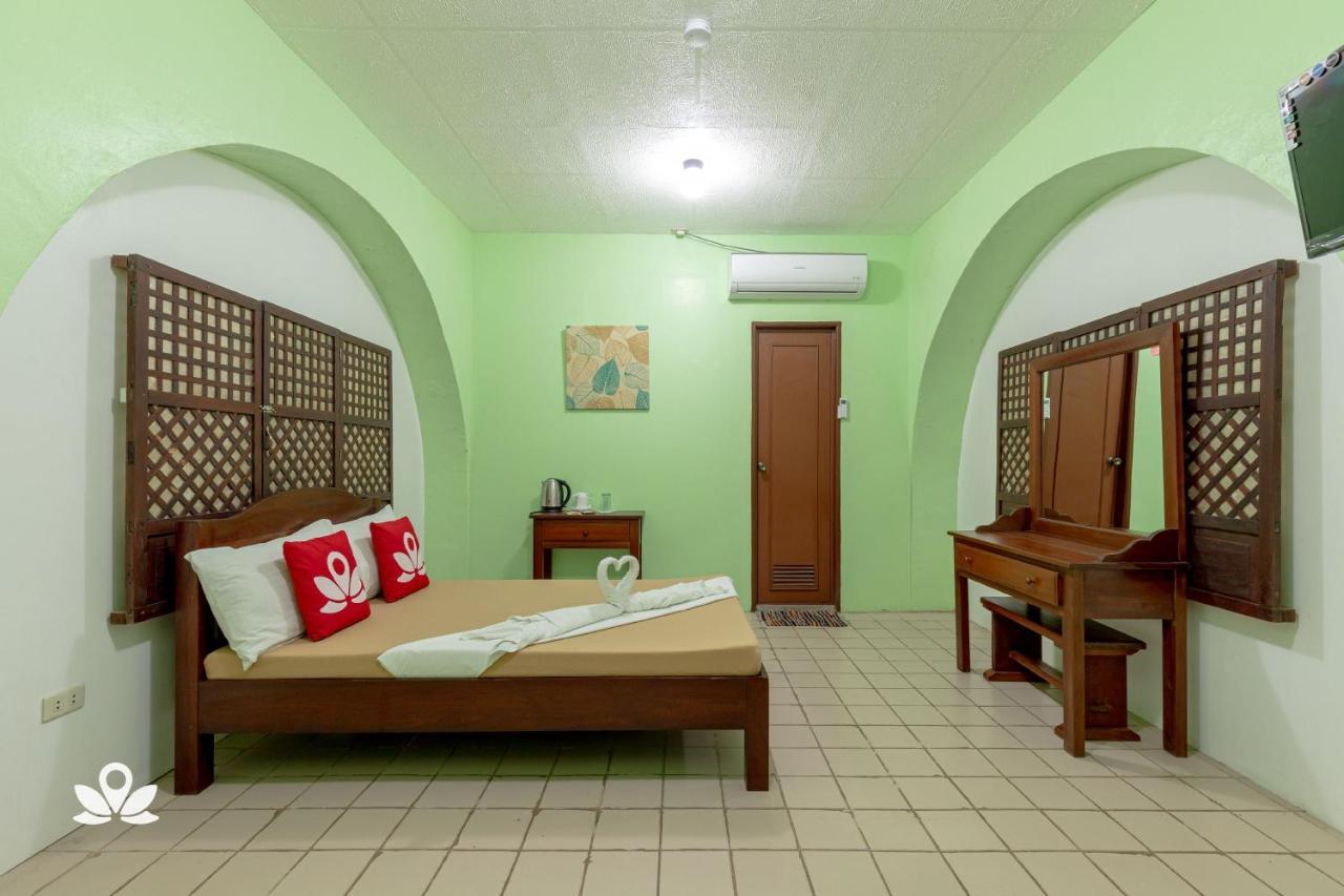 Zen Rooms Calle Crisologo 비간 외부 사진