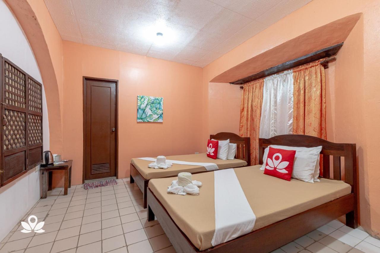 Zen Rooms Calle Crisologo 비간 외부 사진