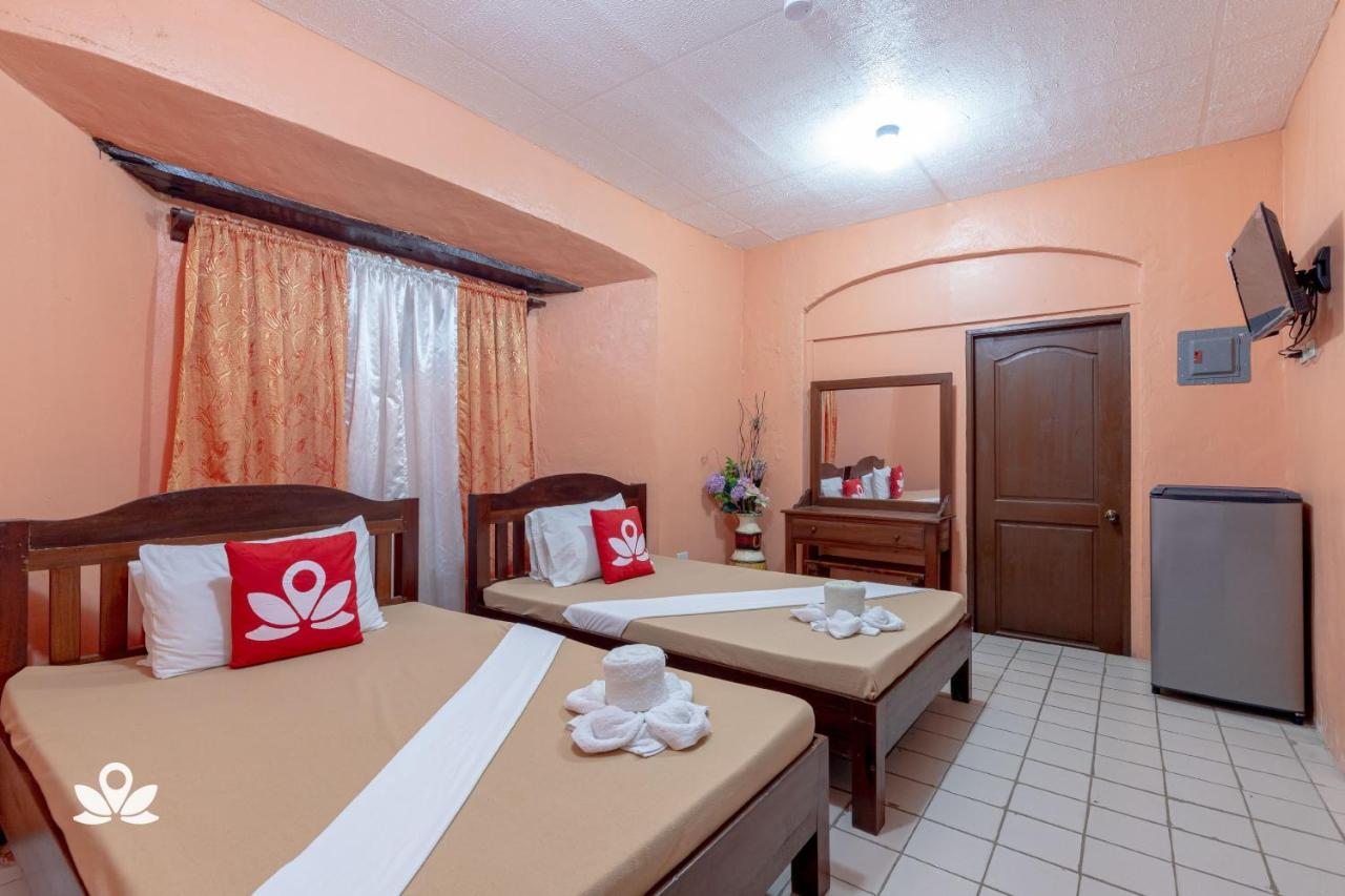 Zen Rooms Calle Crisologo 비간 외부 사진