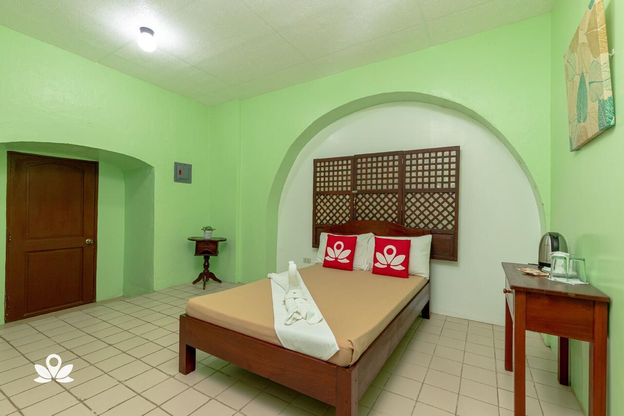 Zen Rooms Calle Crisologo 비간 외부 사진