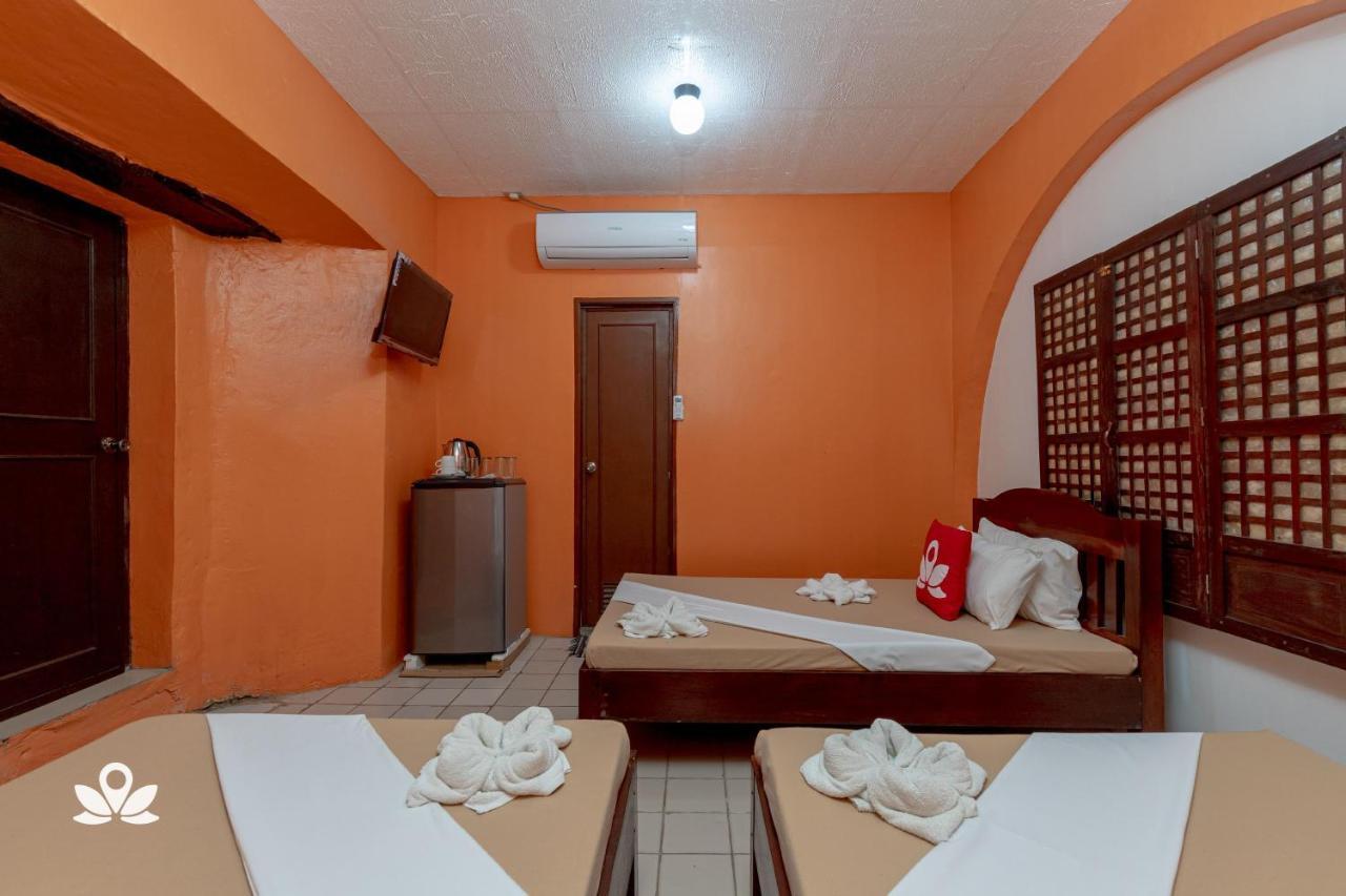 Zen Rooms Calle Crisologo 비간 외부 사진